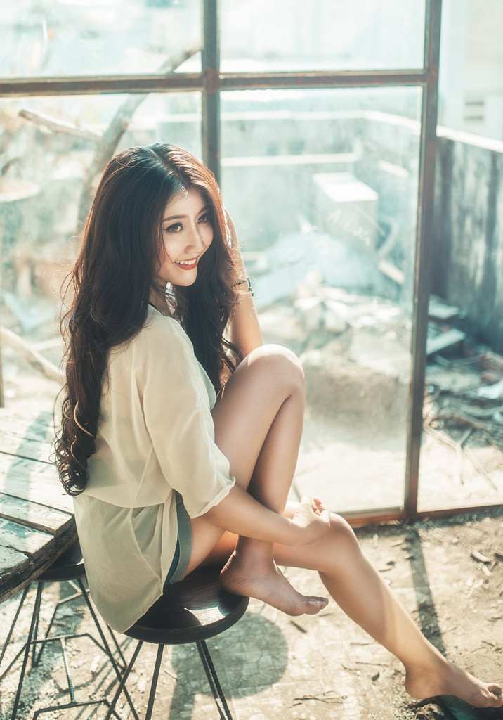 女邻居的大乳